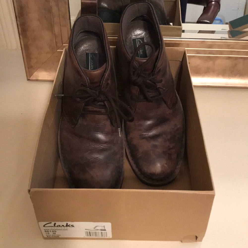 Clark’s Men’s Distressed look Ankle Boots 10